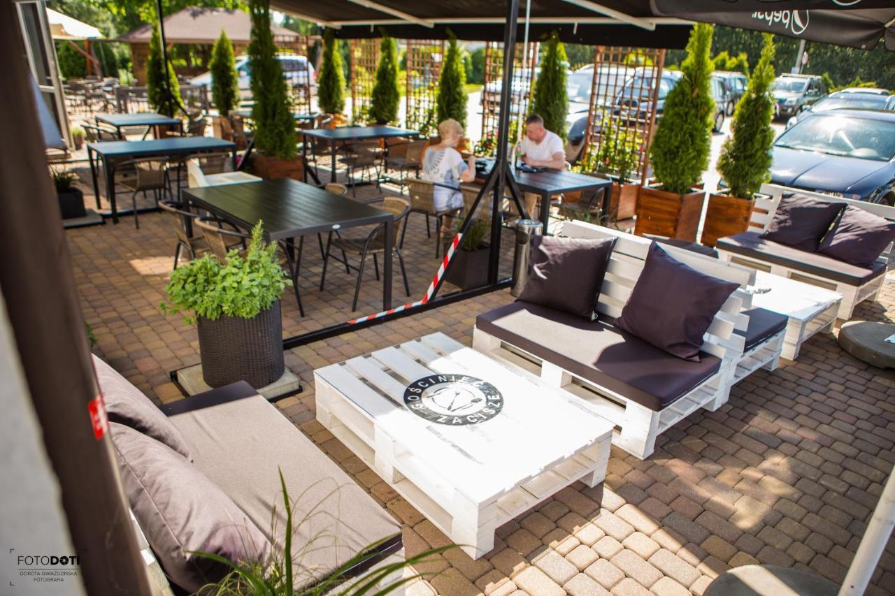 Bed and Breakfast Gosciniec Zacisze I Blisko A2 Dabie-Uniejow I Restauracja Exterior foto