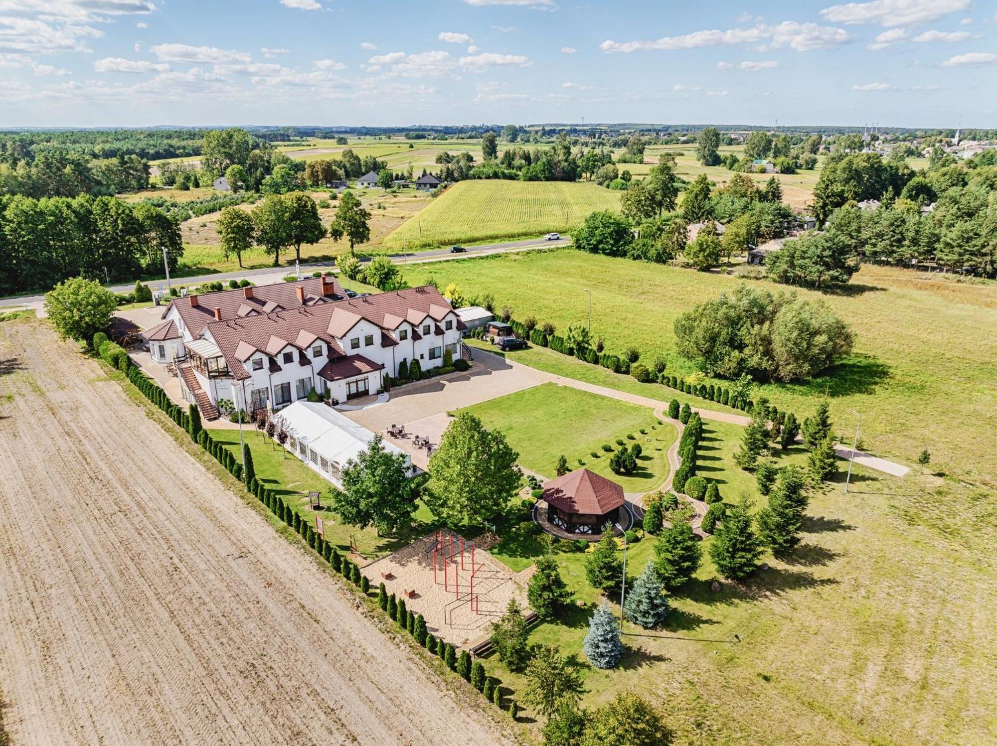 Bed and Breakfast Gosciniec Zacisze I Blisko A2 Dabie-Uniejow I Restauracja Exterior foto
