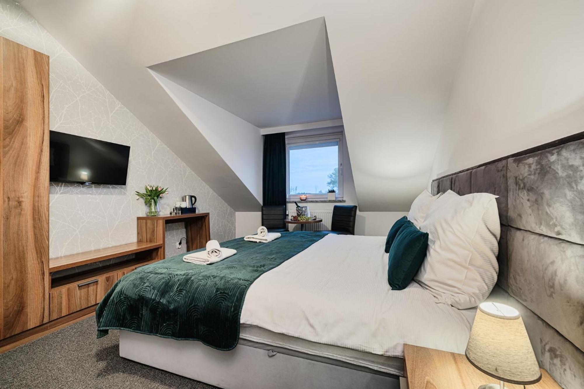 Bed and Breakfast Gosciniec Zacisze I Blisko A2 Dabie-Uniejow I Restauracja Exterior foto